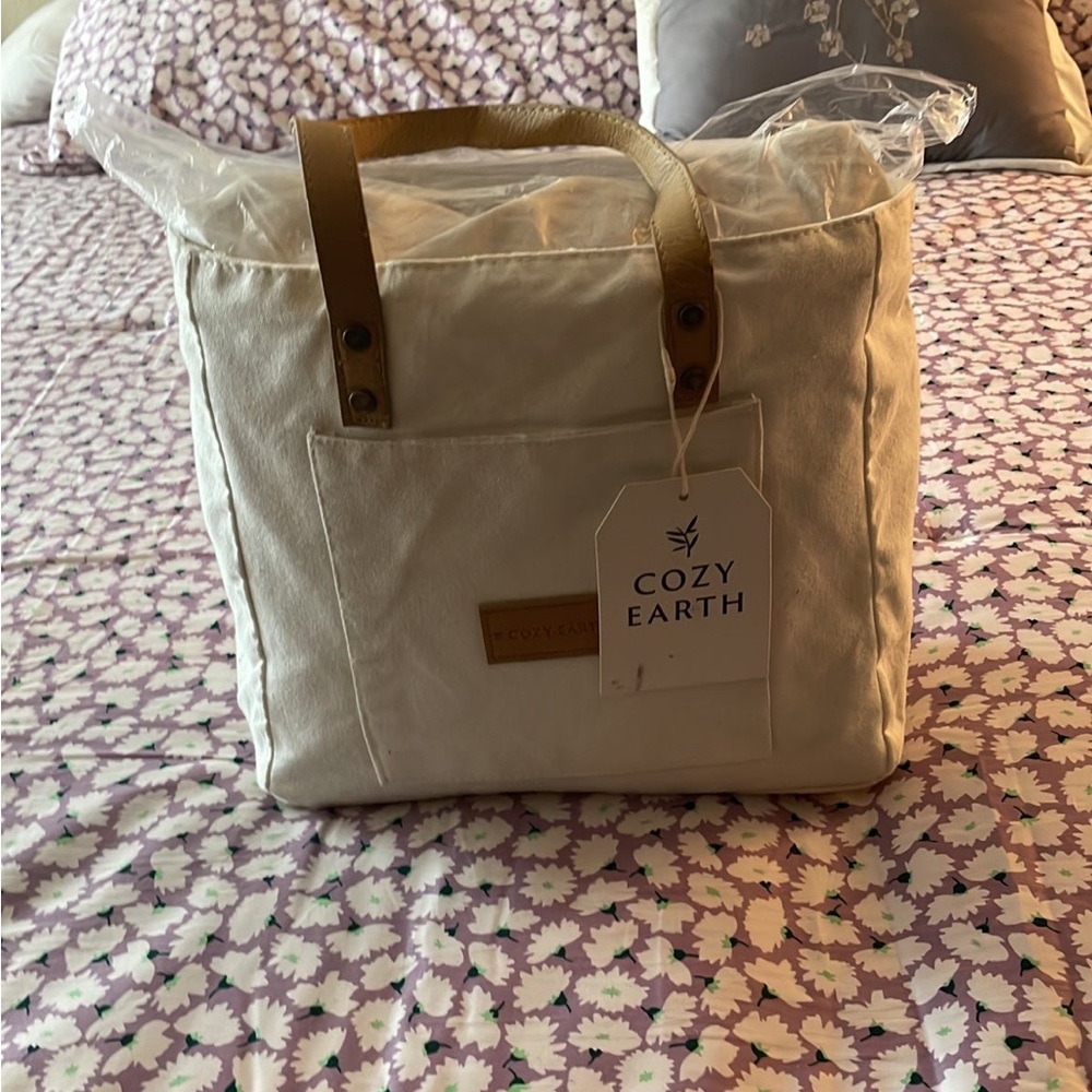 Cozy Earth linen king fitted sheet